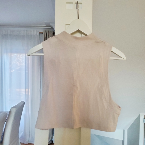 BNWT Lululemon All Yours Mock Neck Crop Tank 6 - Picture 6 of 6